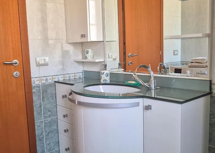 Quiet Near Appia Antica 2 Bathrooms & Terraces Rom